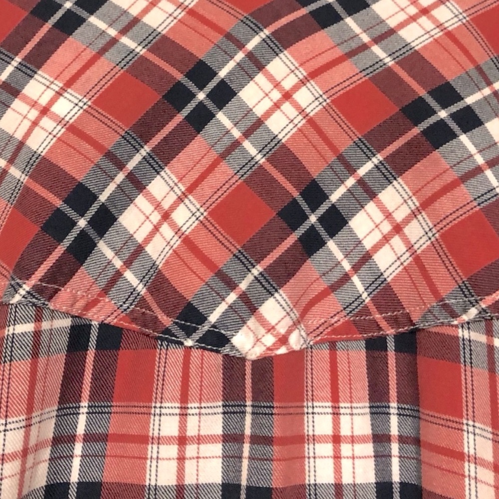 Torrid Plaid Summer Twill Blouse in Red l, White & Dark Blue Size 1XL NWT - Picture 5 of 6